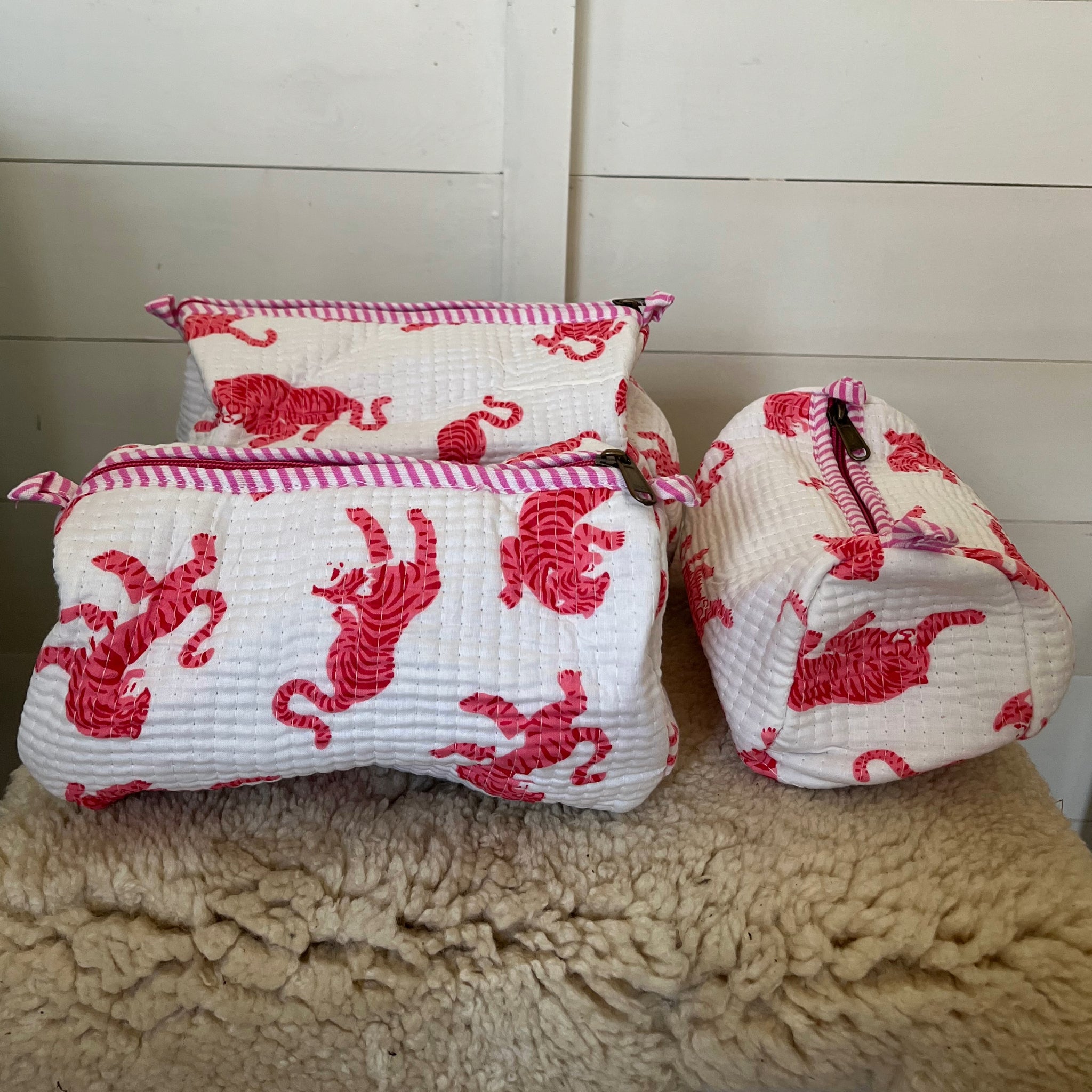 White/pink leopard washbag