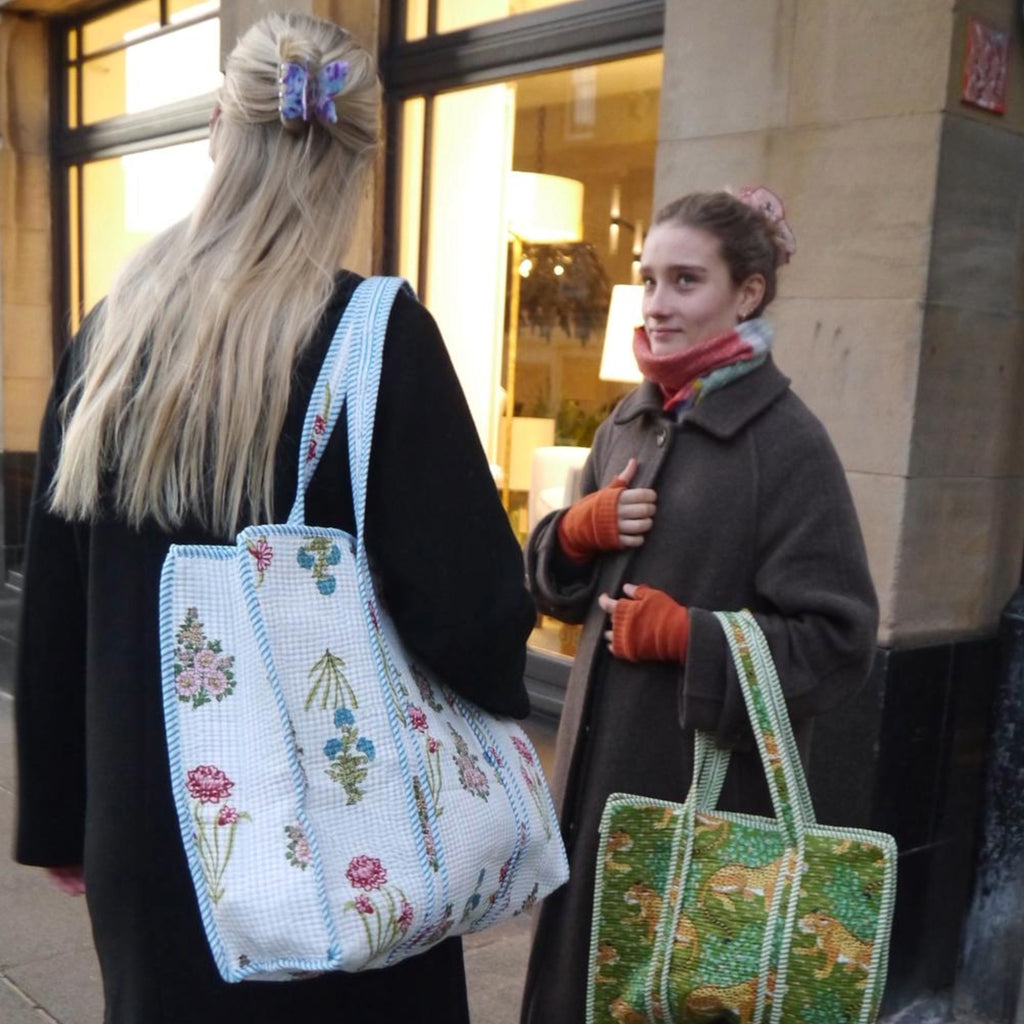 Flower POWA Tote- BLUE/WHITE